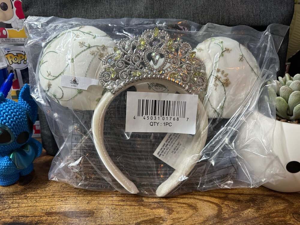 Disney D23 Princess Diaries 25th Mia Thermopolis Ear Headband
